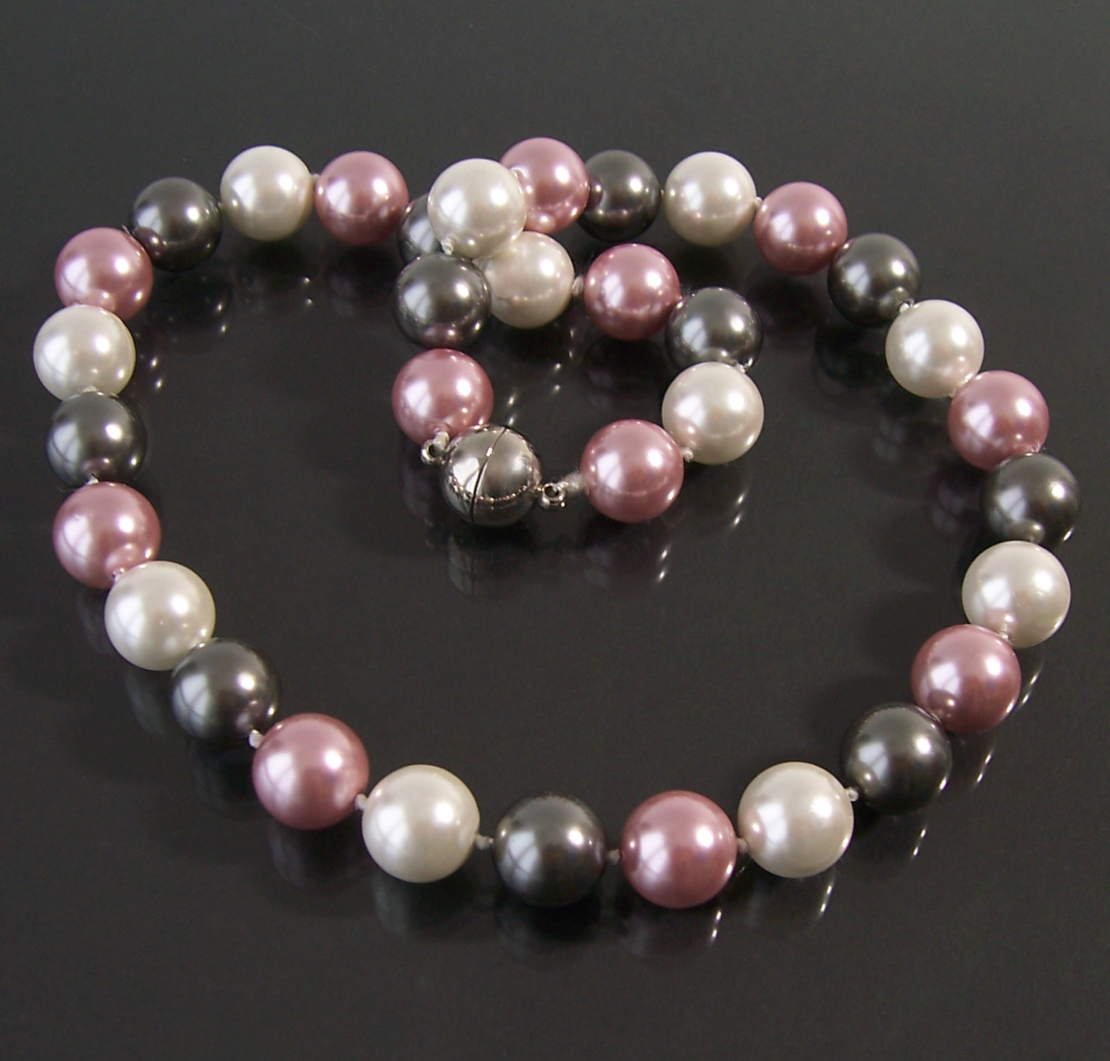 Perlenkette Muschelkern Perlen grau creamweiß rosé 12mm Collier Braut K2400